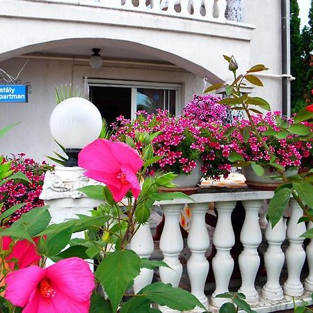 Kristaly Apartman Heviz Exterior photo