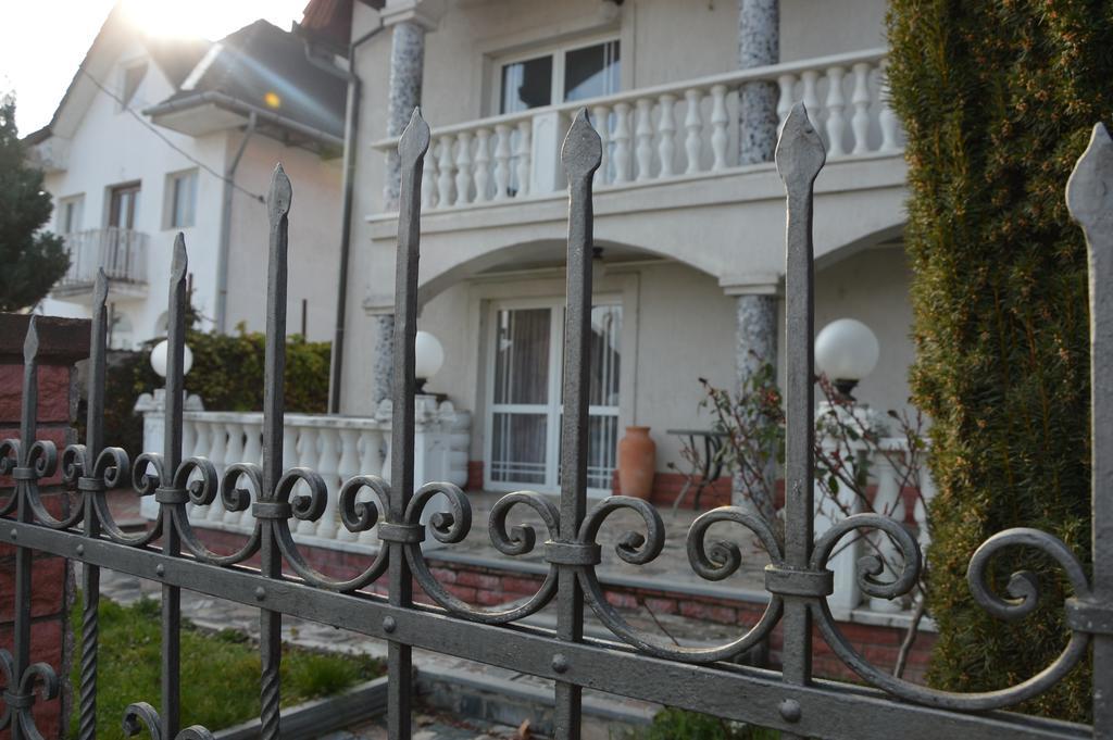 Kristaly Apartman Heviz Exterior photo