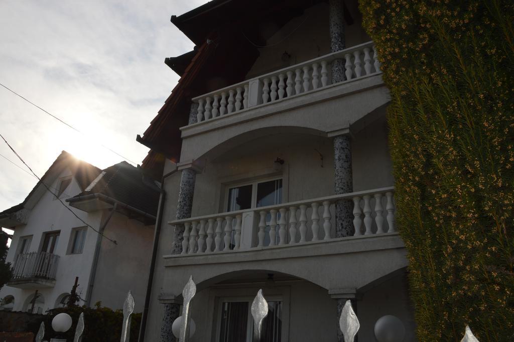 Kristaly Apartman Heviz Exterior photo