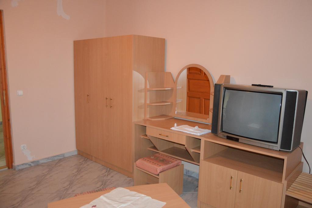 Kristaly Apartman Heviz Exterior photo