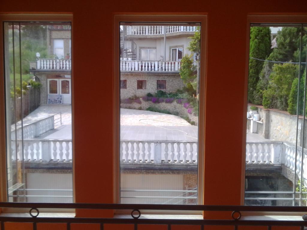 Kristaly Apartman Heviz Exterior photo