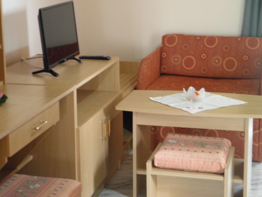 Kristaly Apartman Heviz Exterior photo