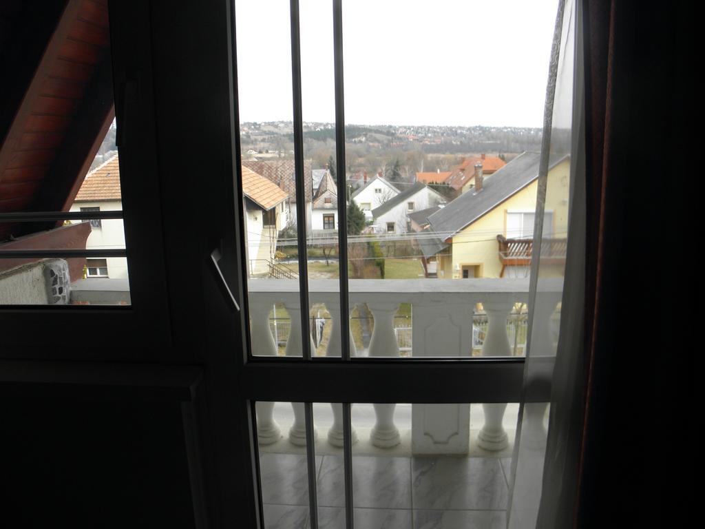 Kristaly Apartman Heviz Exterior photo