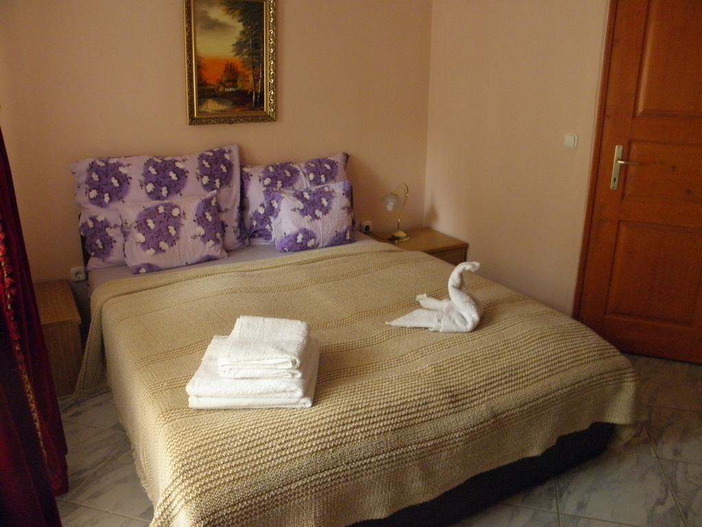 Kristaly Apartman Heviz Exterior photo