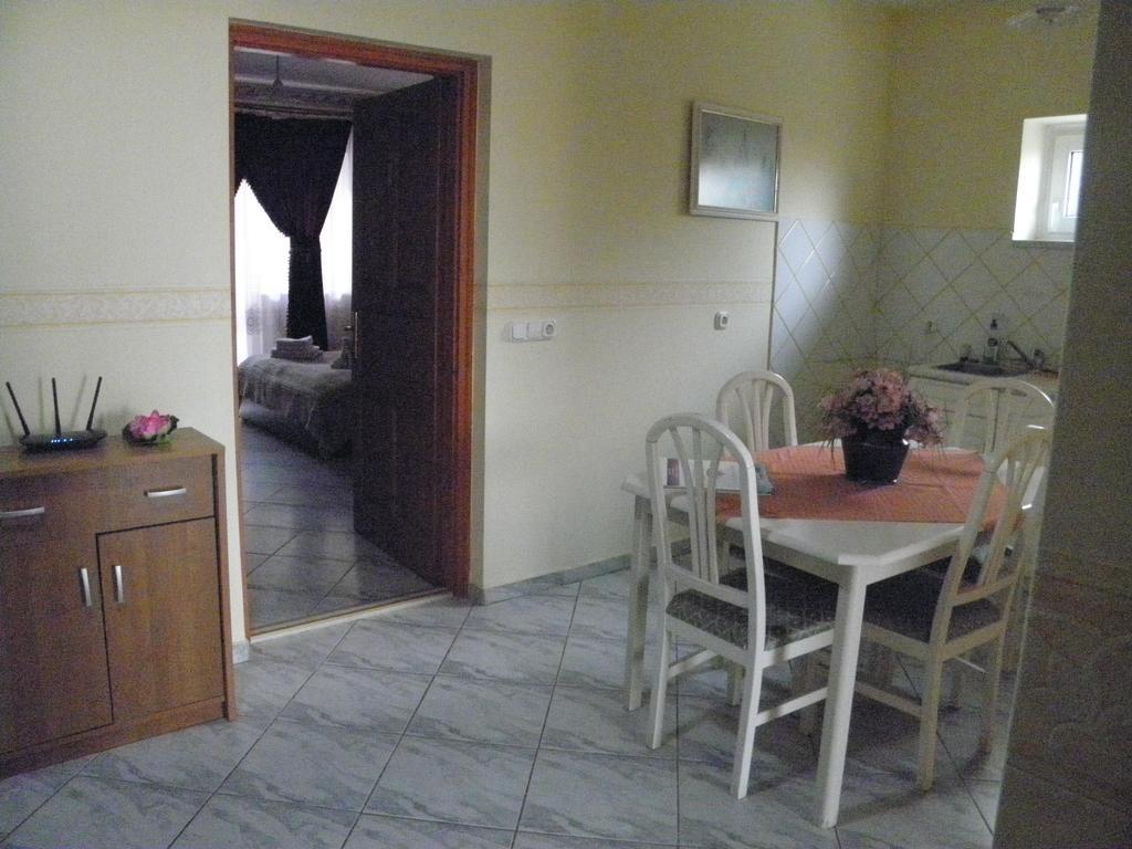 Kristaly Apartman Heviz Exterior photo