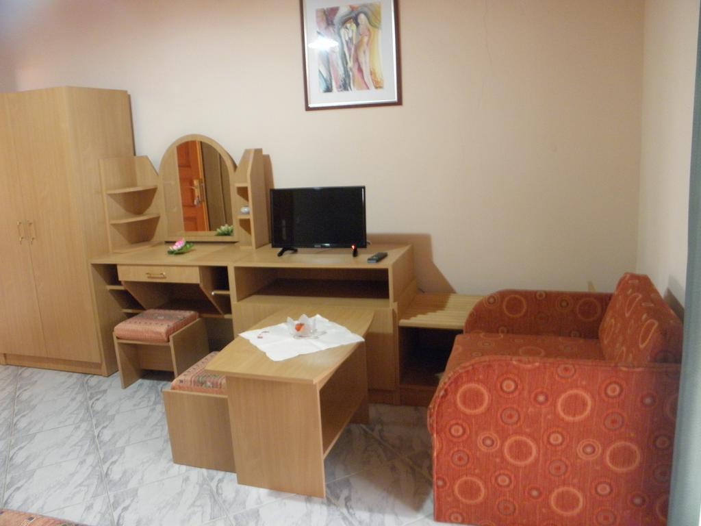Kristaly Apartman Heviz Exterior photo