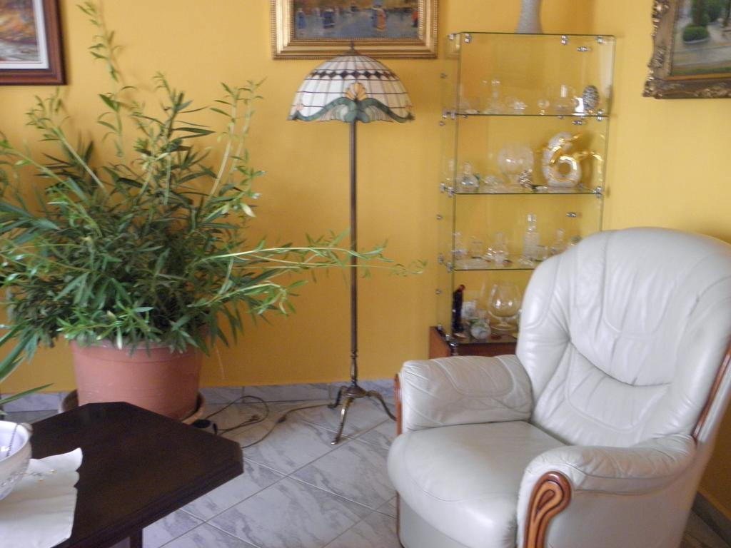 Kristaly Apartman Heviz Exterior photo