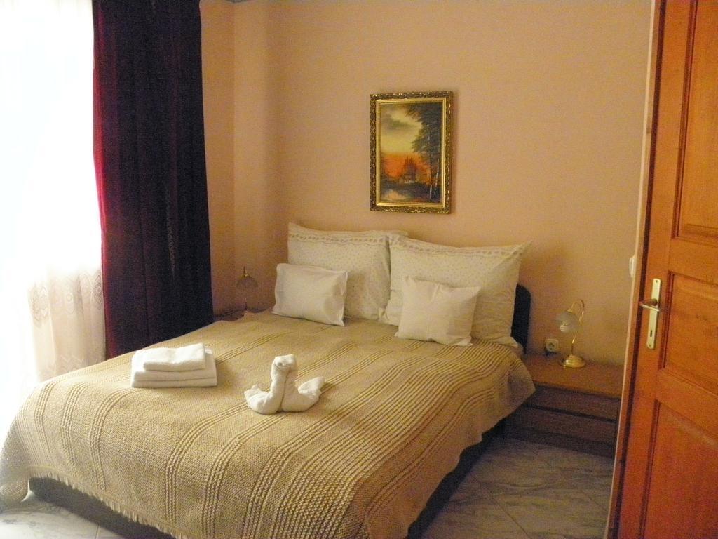 Kristaly Apartman Heviz Exterior photo